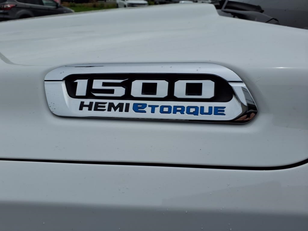 RAM 1500 Lone Star 4x2 Crew Cab 5'7" Box 2021 RAM 1500 Lone Star 4x2 Crew Cab 5'7" Box 2021