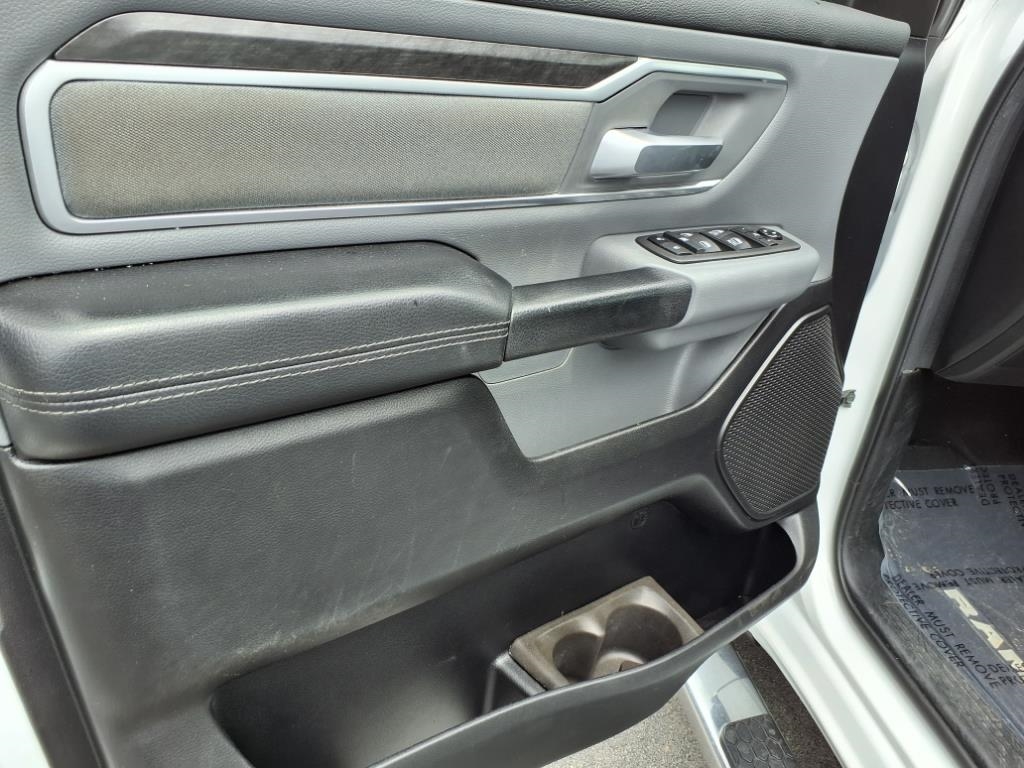 RAM 1500 Lone Star 4x2 Crew Cab 5'7" Box 2021 RAM 1500 Lone Star 4x2 Crew Cab 5'7" Box 2021