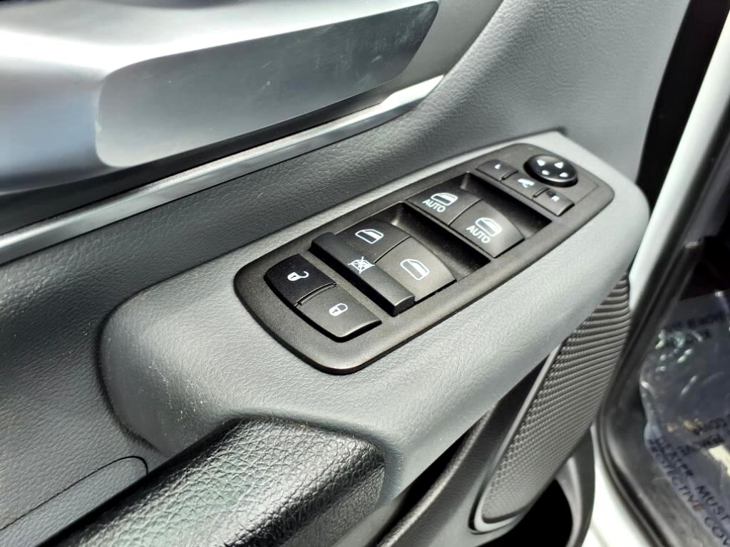 RAM 1500 Lone Star 4x2 Crew Cab 5'7" Box 2021