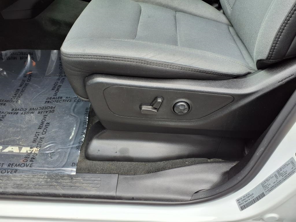 RAM 1500 Lone Star 4x2 Crew Cab 5'7" Box 2021