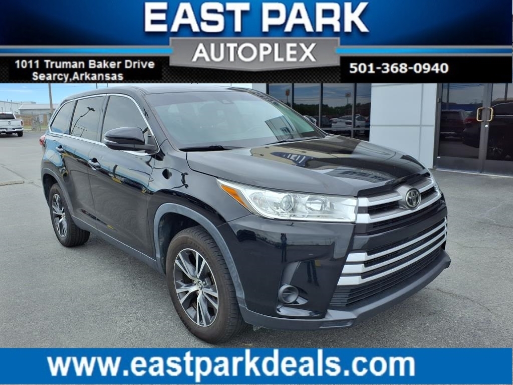 2019 Toyota Highlander LE I4 FWD (Natl)