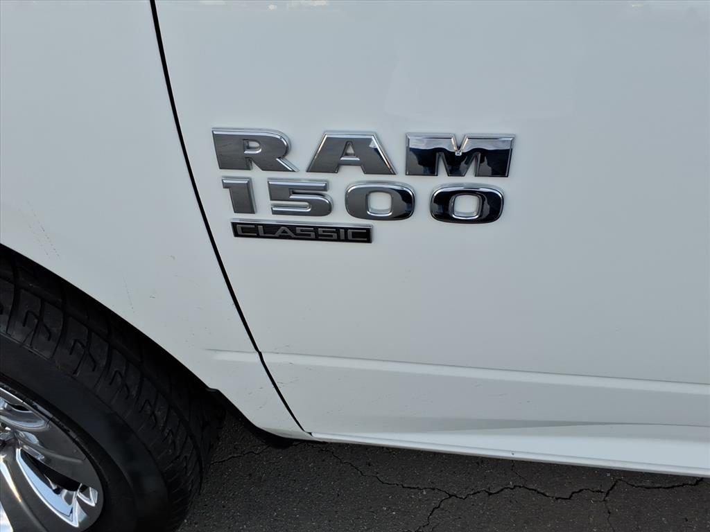RAM 1500 Classic Tradesman 4x4 Crew Cab 5'7" Box 2022