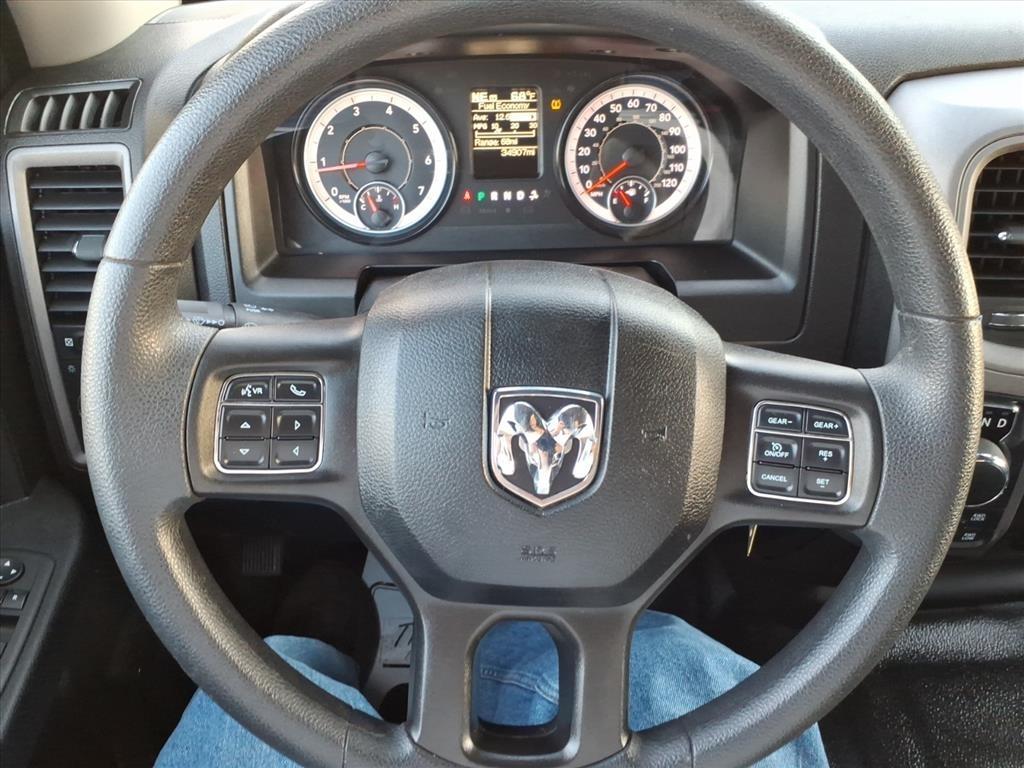 RAM 1500 Classic Tradesman 4x4 Crew Cab 5'7" Box 2022