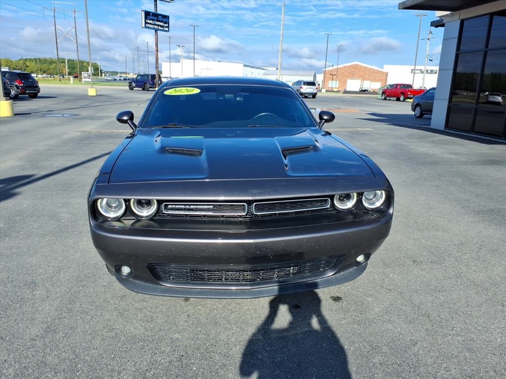 2020 Dodge Challenger SXT photo 2