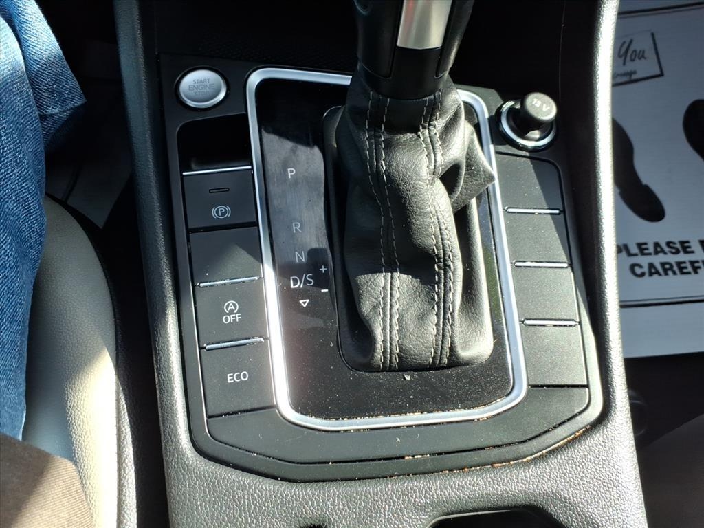 Volkswagen Jetta R-Line Auto 2021