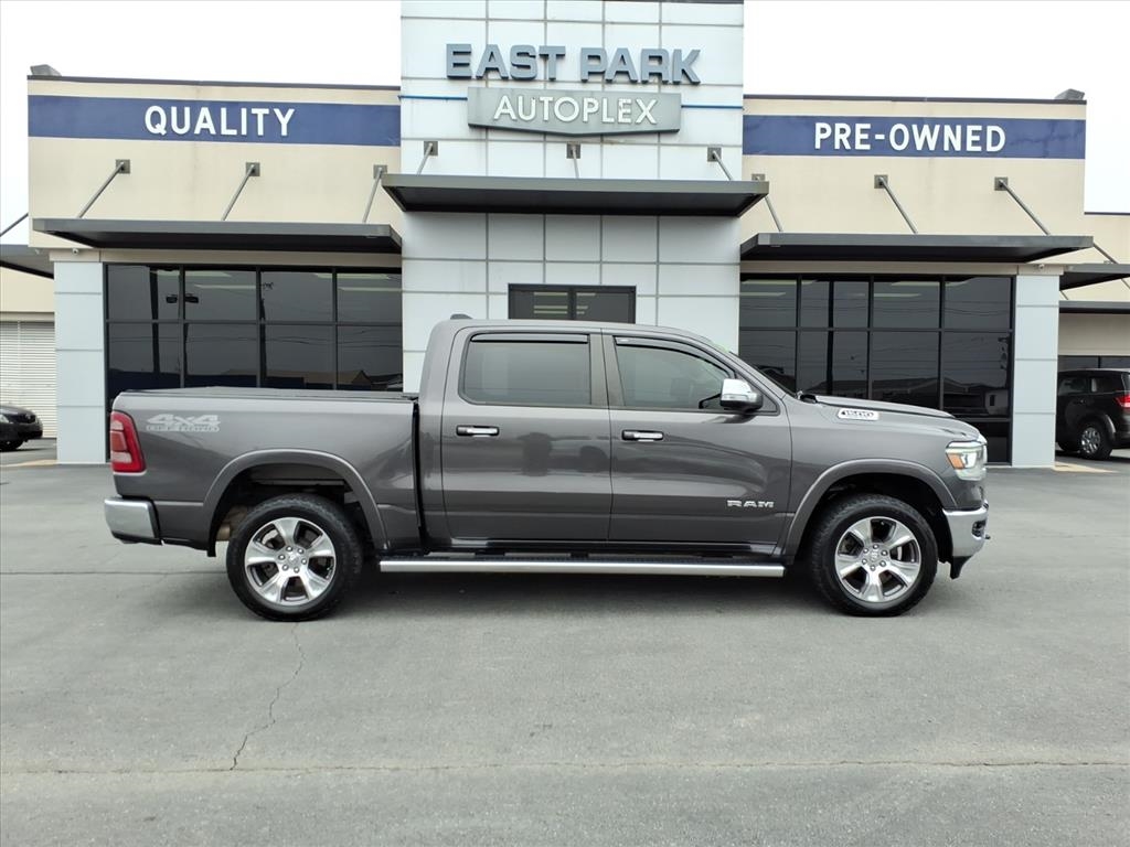 RAM 1500 Laramie 4x4 Crew Cab 5'7" Box 2020