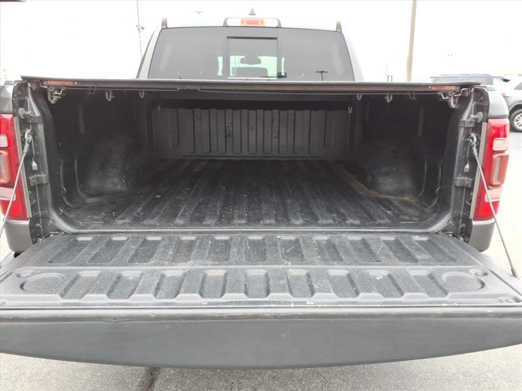 RAM 1500 Laramie 4x4 Crew Cab 5'7" Box 2020