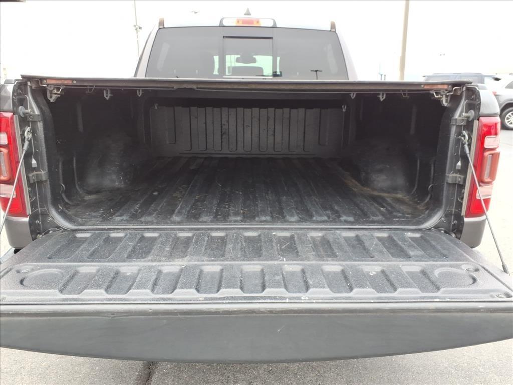 RAM 1500 Laramie 4x4 Crew Cab 5'7" Box 2020