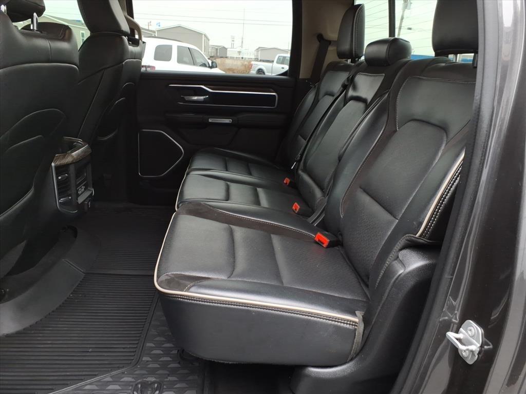 RAM 1500 Laramie 4x4 Crew Cab 5'7" Box 2020