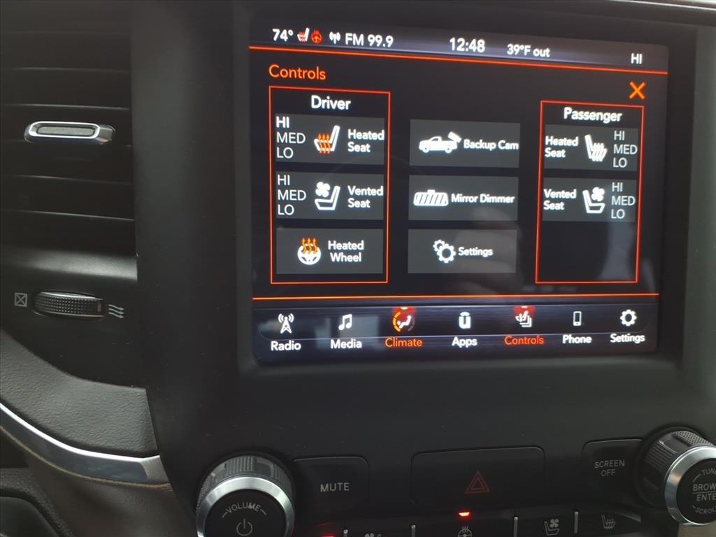 RAM 1500 Laramie 4x4 Crew Cab 5'7" Box 2020