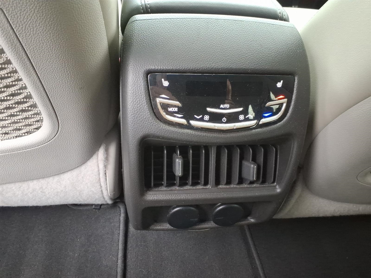 Cadillac SRX FWD 4dr Premium Collection 2015