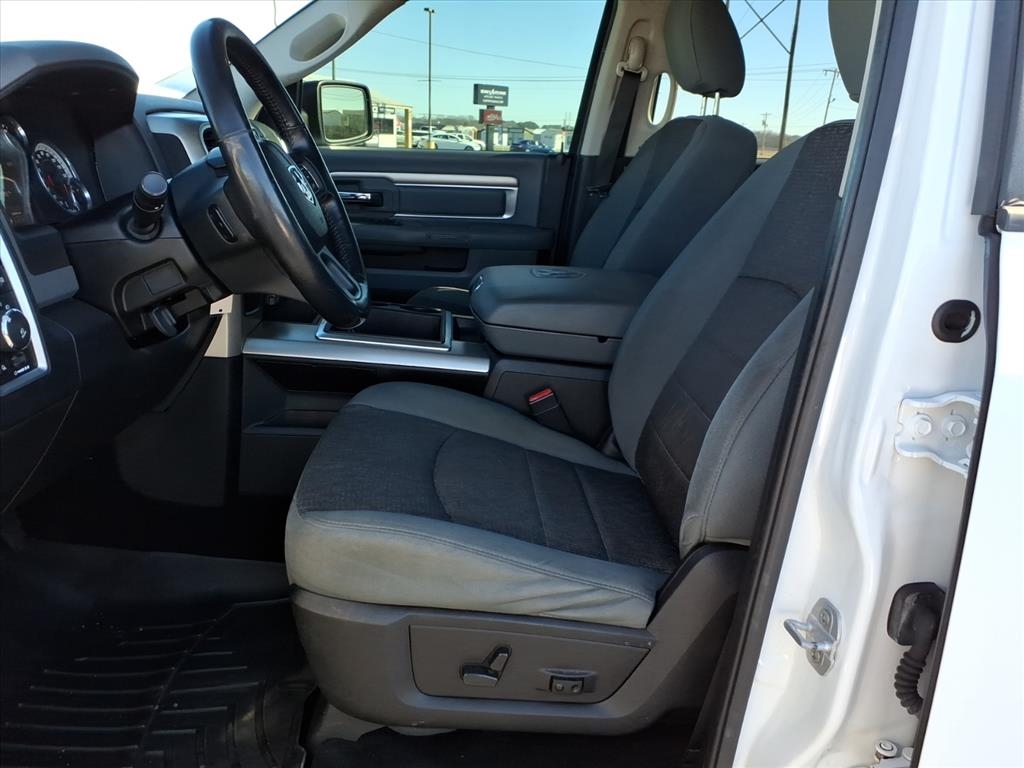 RAM 1500 2WD Crew Cab 140.5" Big Horn 2014