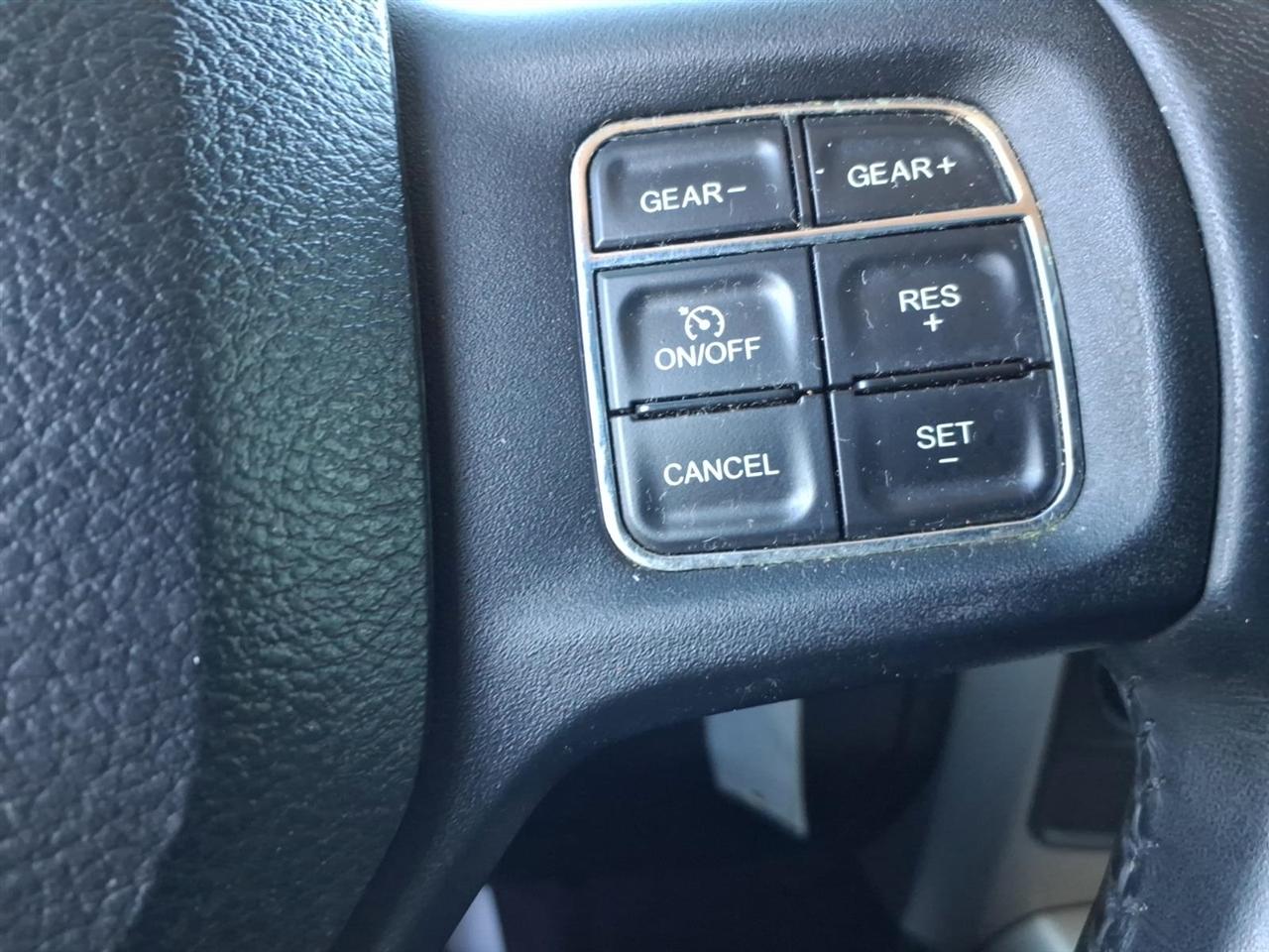 RAM 1500 2WD Crew Cab 140.5" Big Horn 2014