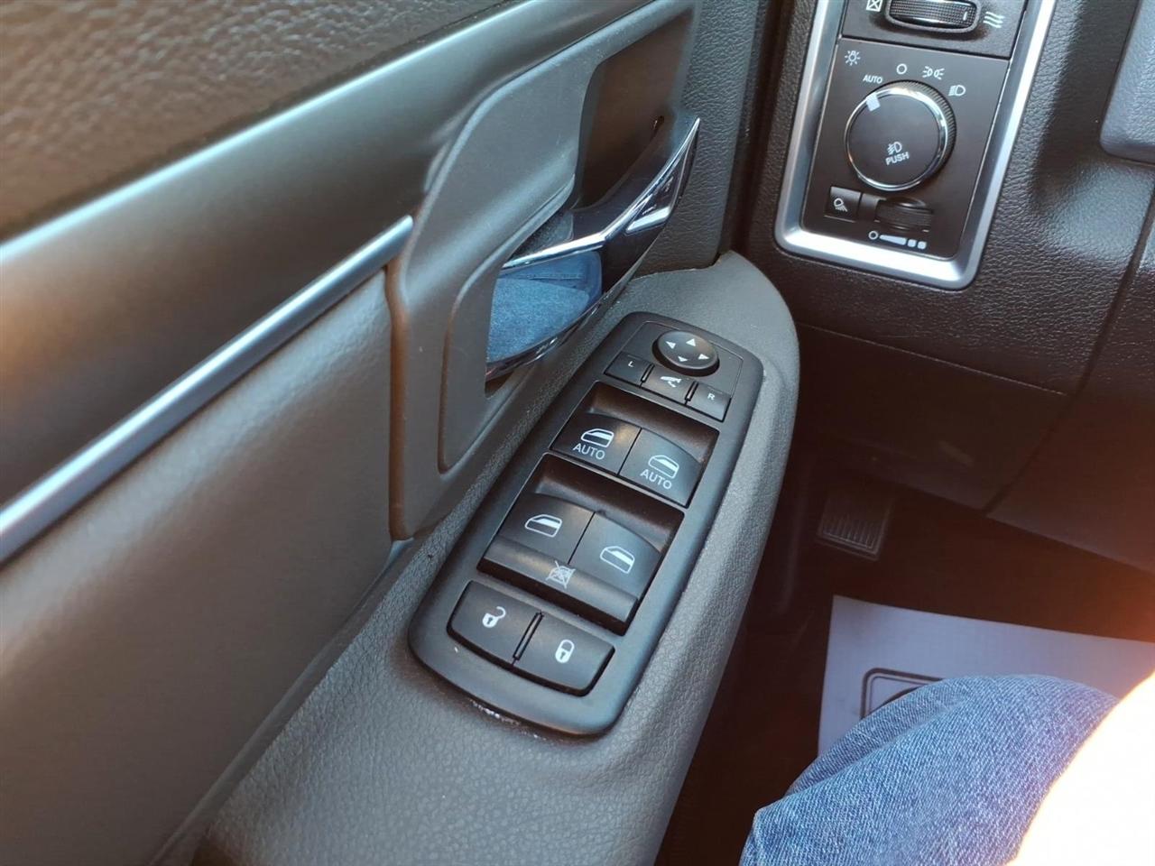 RAM 1500 2WD Crew Cab 140.5" Big Horn 2014