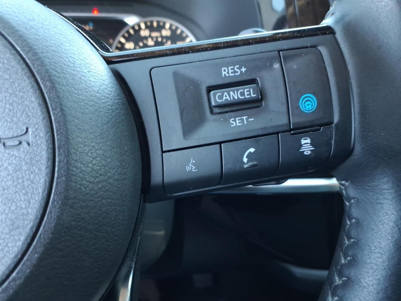 Nissan Pathfinder SL 2WD 2023