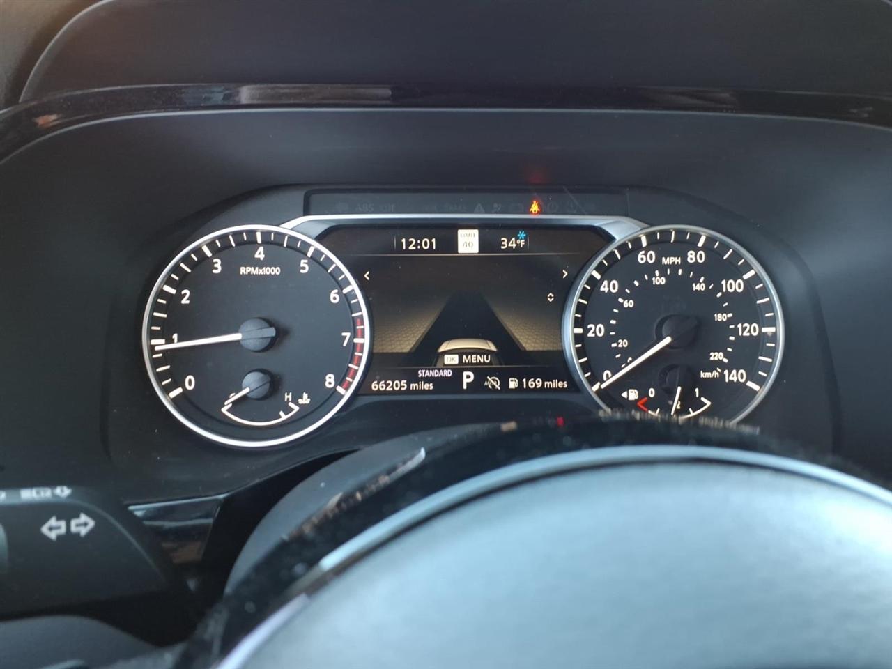 Nissan Pathfinder SL 2WD 2023