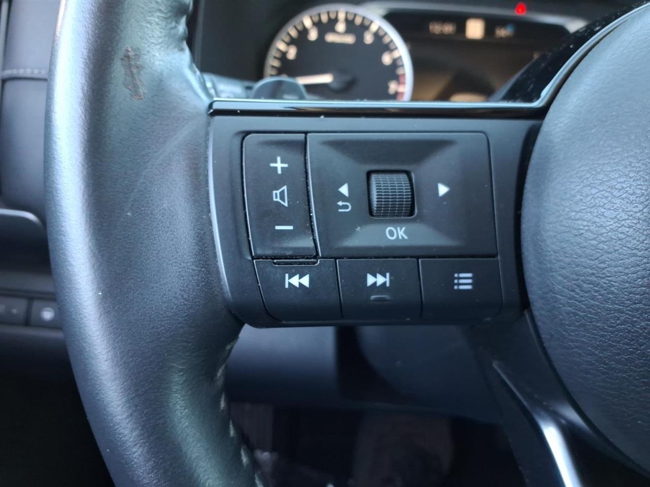 Nissan Pathfinder SL 2WD 2023