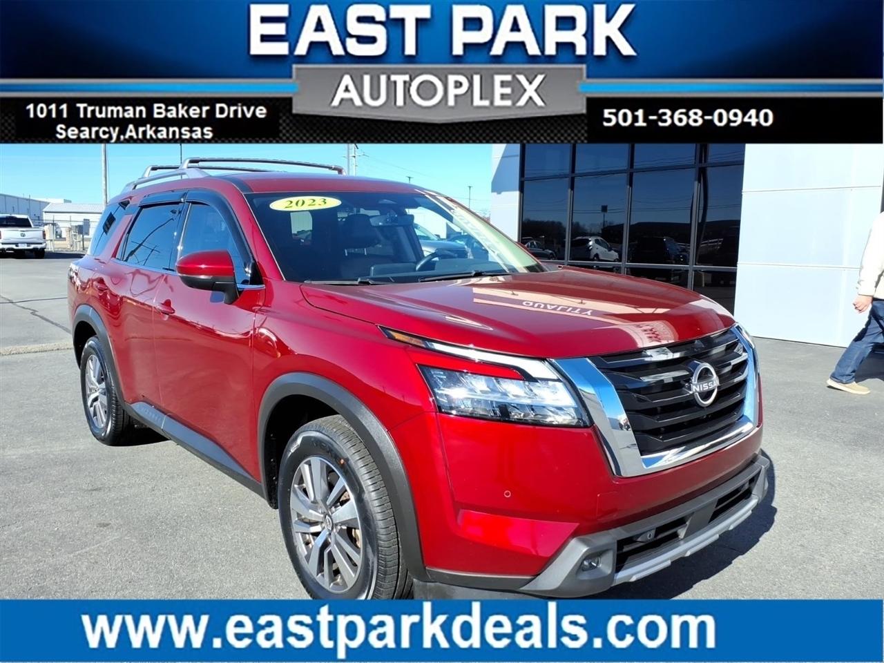 Nissan Pathfinder SL 2WD 2023