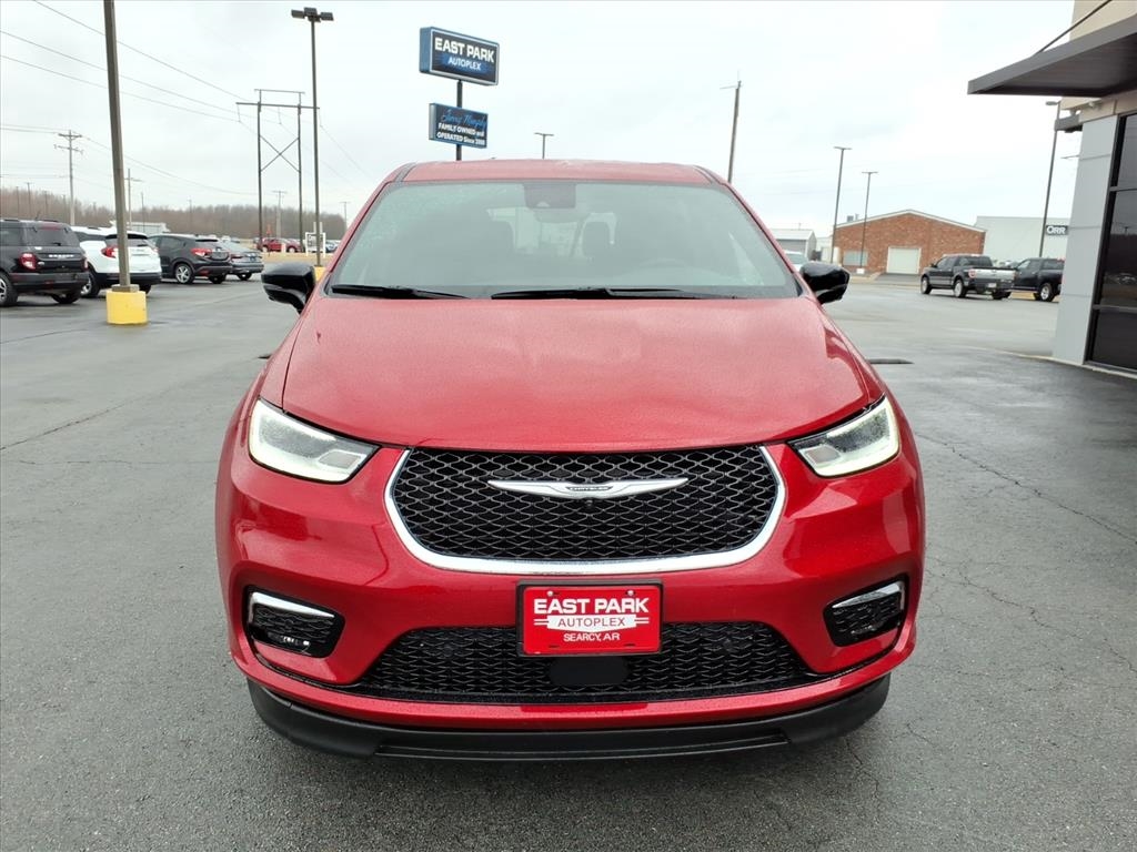 Chrysler Pacifica Select FWD 2025