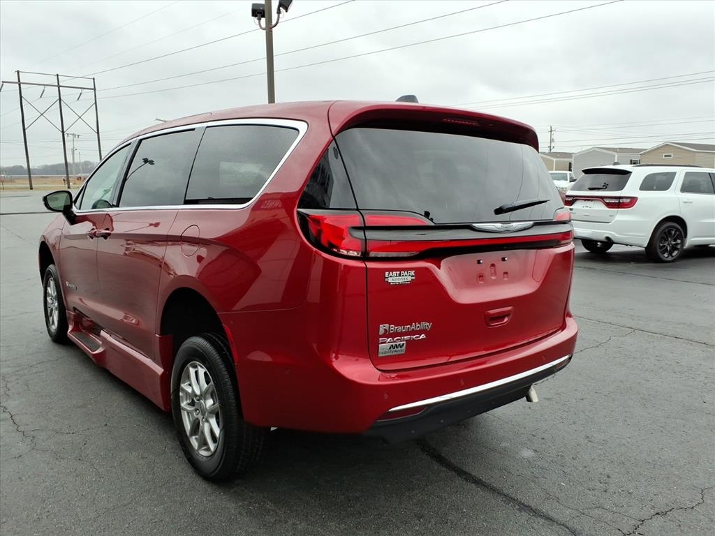 Chrysler Pacifica Select FWD 2025