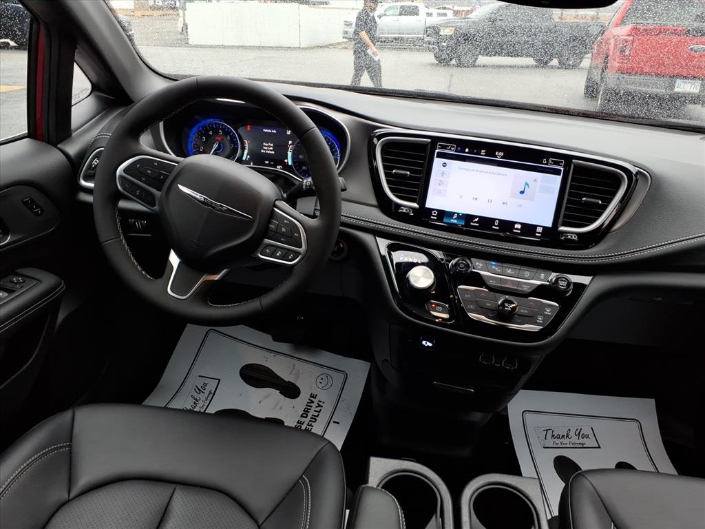 Chrysler Pacifica Select FWD 2025