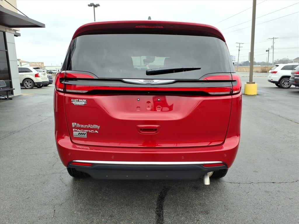 Chrysler Pacifica Select FWD 2025