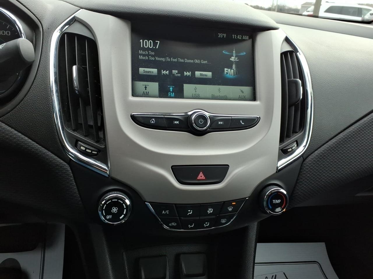 Chevrolet Cruze 4dr Sdn 1.4L LS w/1SB 2018