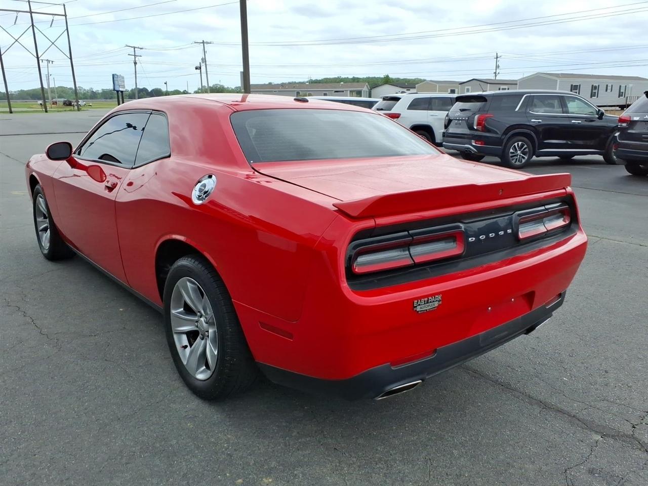 Dodge Challenger SXT RWD 2018