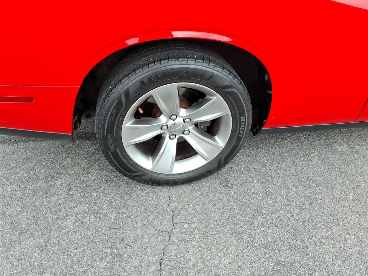 Dodge Challenger SXT RWD 2018