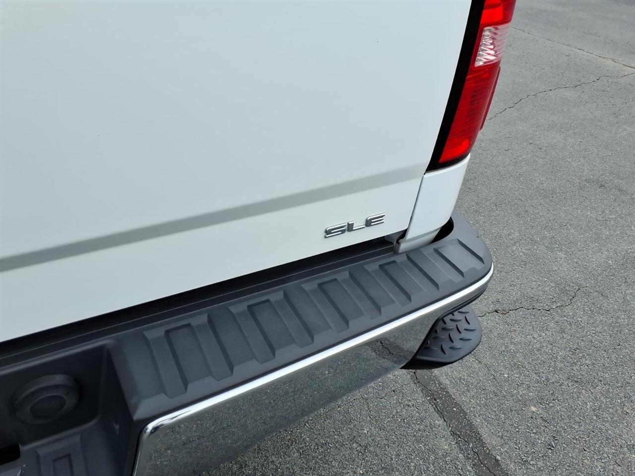 GMC Sierra 1500 4WD Crew Cab 143.5" SLE 2015