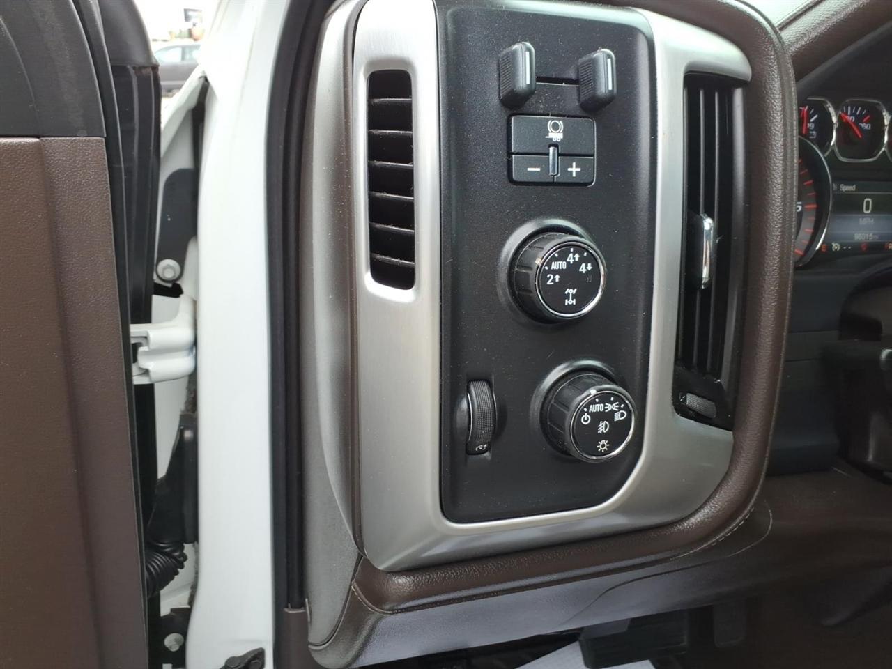 GMC Sierra 1500 4WD Crew Cab 143.5" SLE 2015