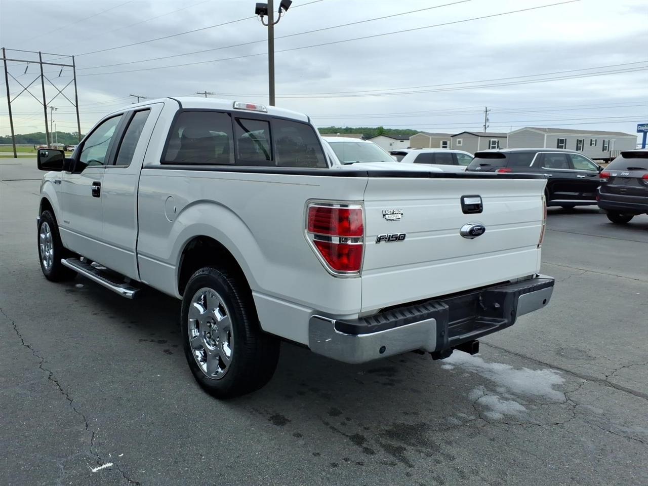 Ford F-150 2WD SuperCab 145" Lariat 2014