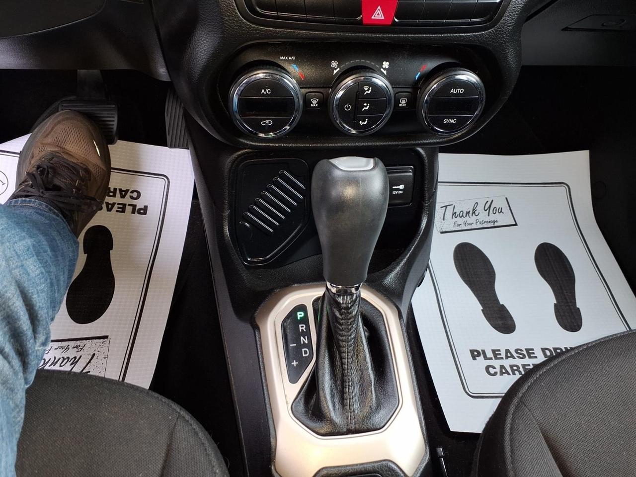 Jeep Renegade FWD 4dr Latitude 2015