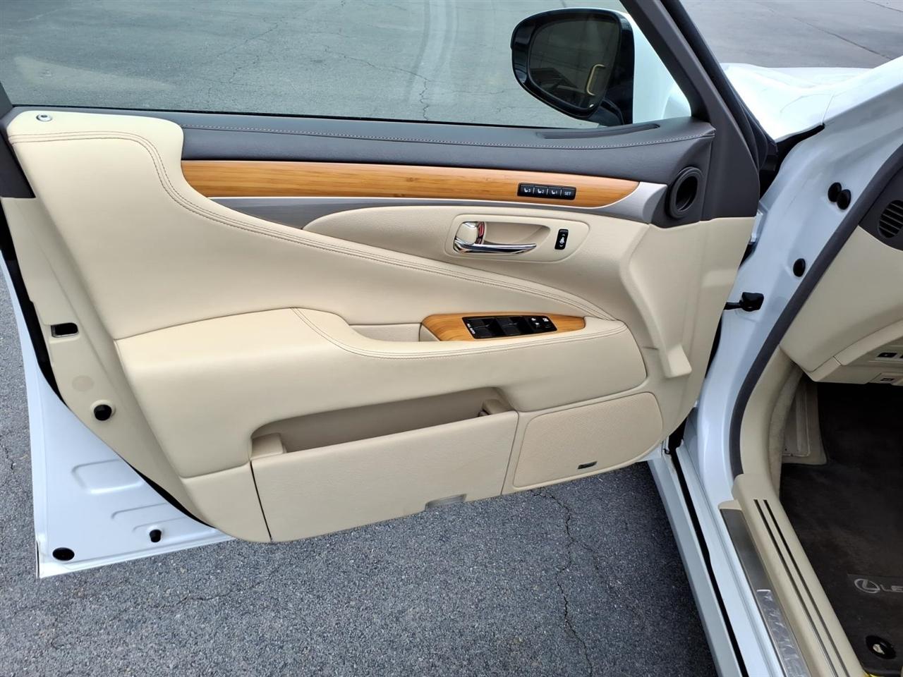 Lexus LS 460 4dr Sdn L RWD 2014