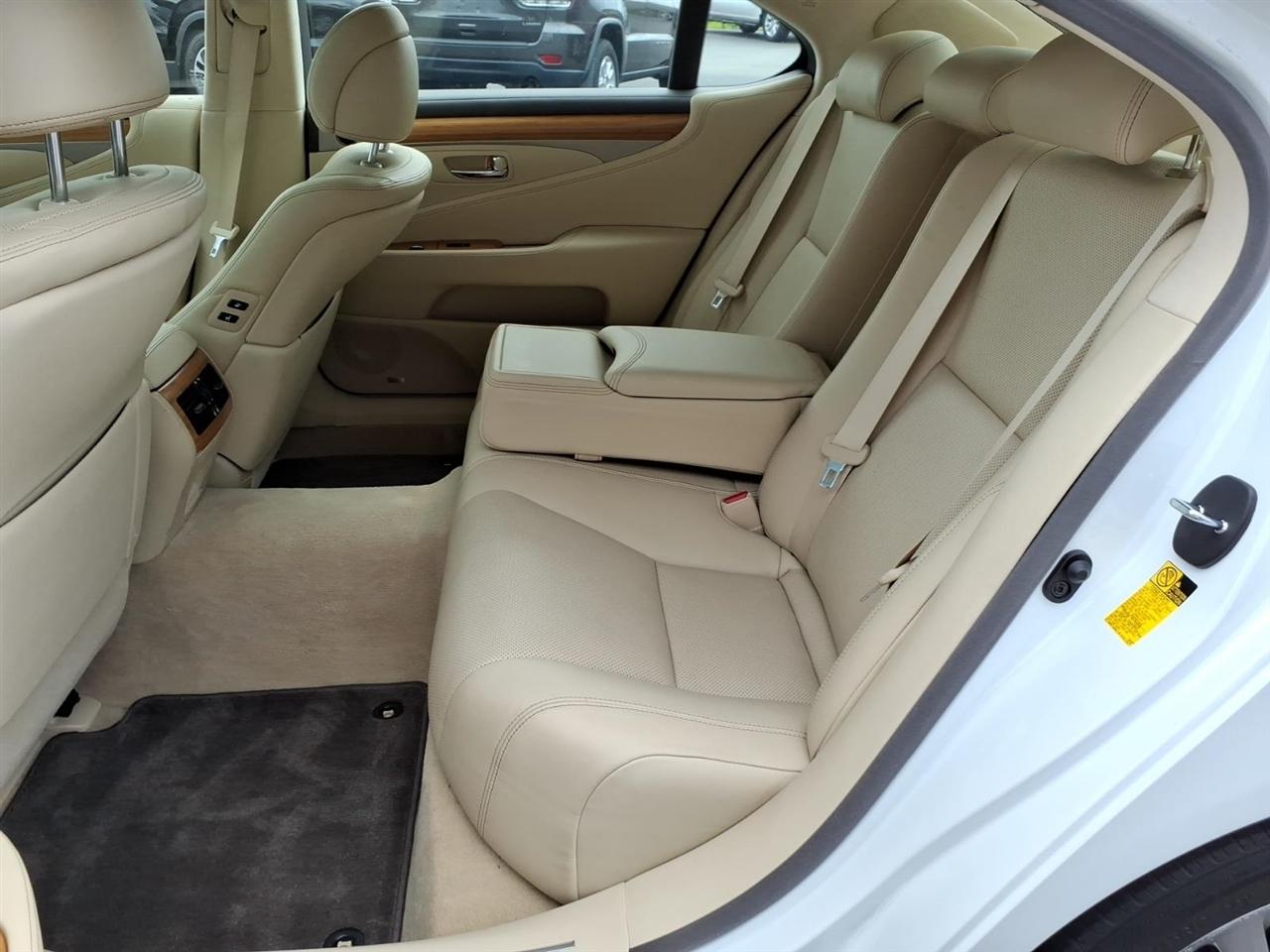 Lexus LS 460 4dr Sdn L RWD 2014