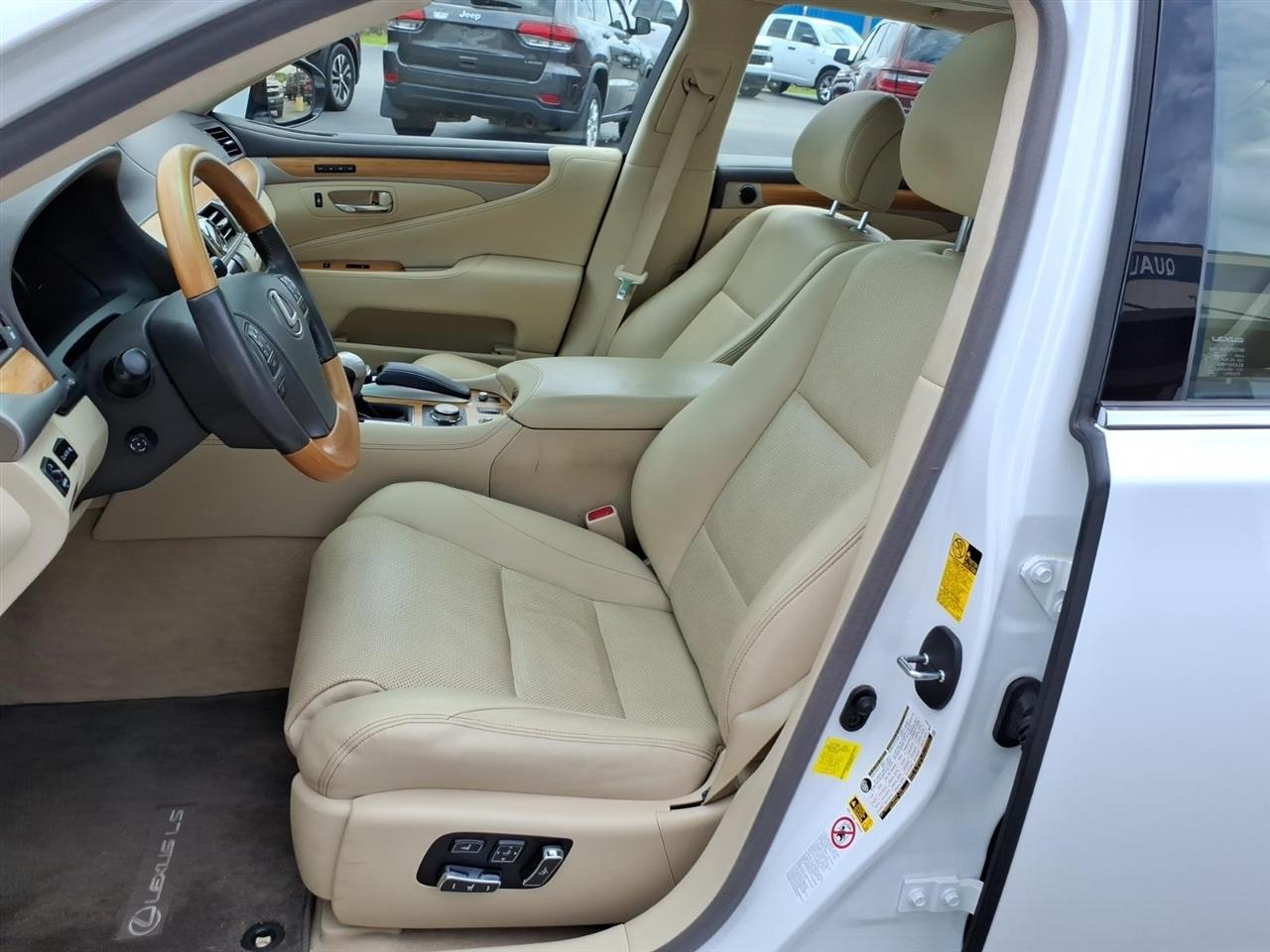 Lexus LS 460 4dr Sdn L RWD 2014
