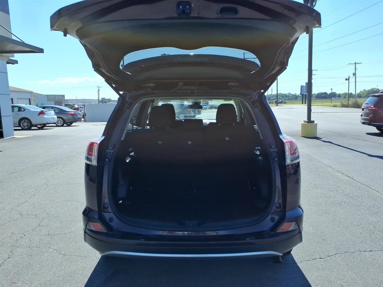 Toyota RAV4 Adventure FWD (Natl) 2018