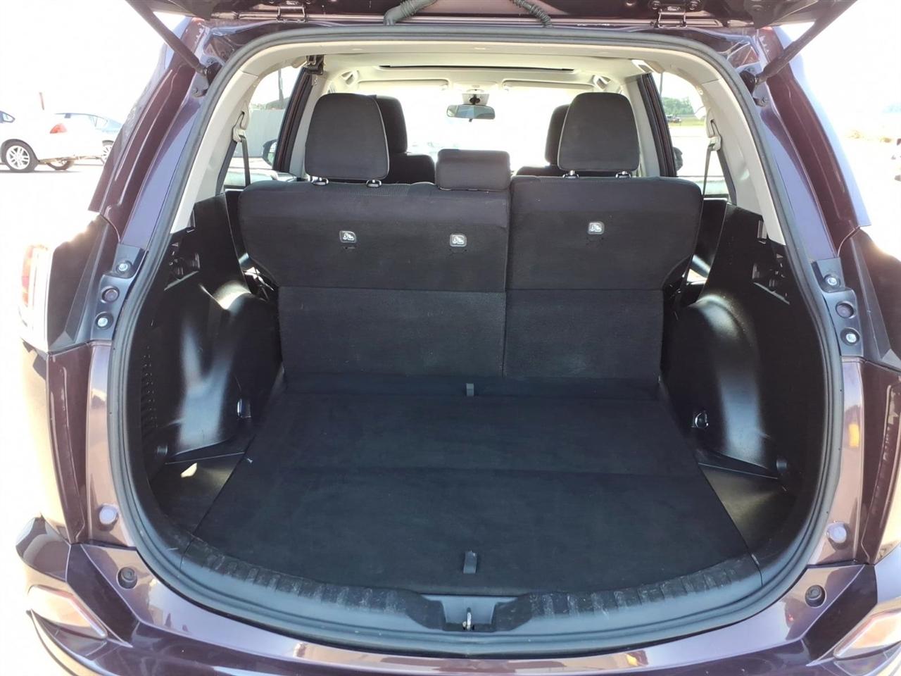 Toyota RAV4 Adventure FWD (Natl) 2018
