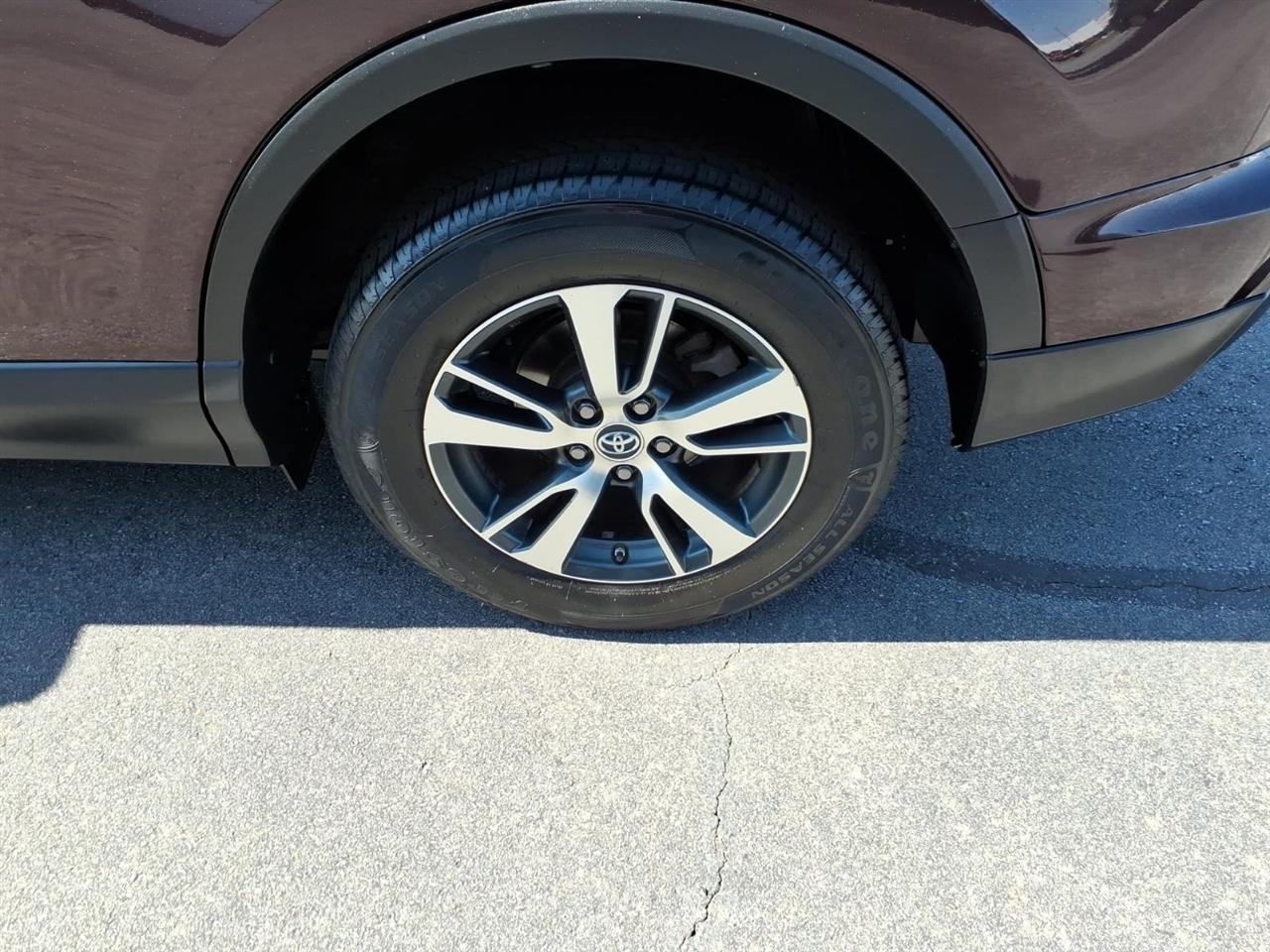 Toyota RAV4 Adventure FWD (Natl) 2018