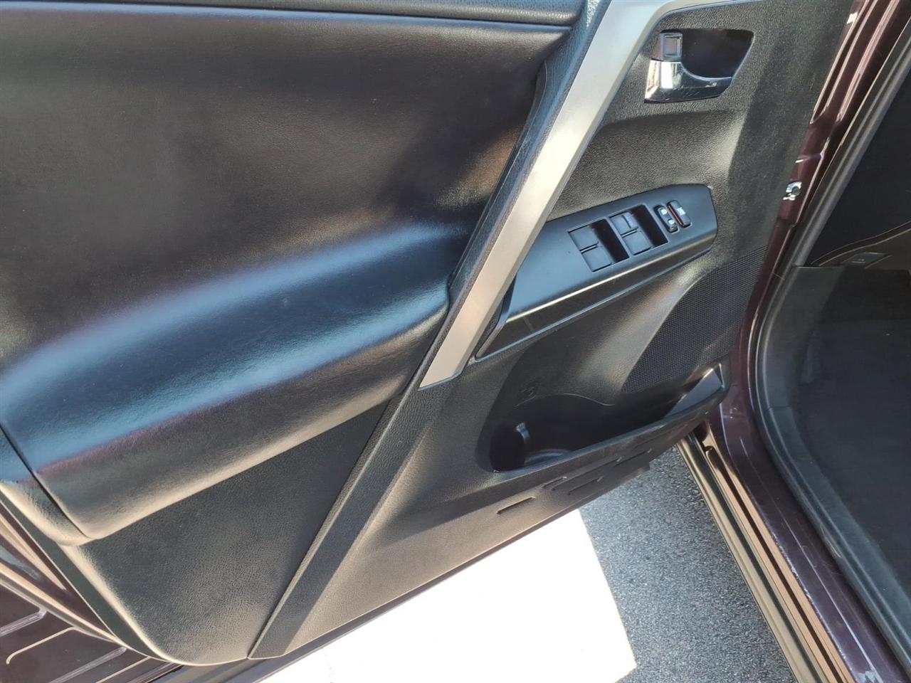 Toyota RAV4 Adventure FWD (Natl) 2018