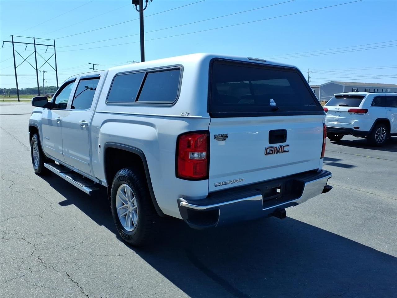 GMC Sierra 1500 4WD Crew Cab 143.5" SLE 2017