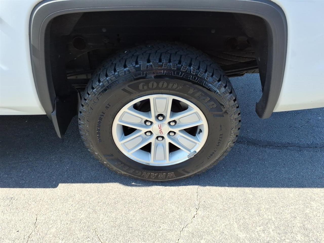 GMC Sierra 1500 4WD Crew Cab 143.5" SLE 2017