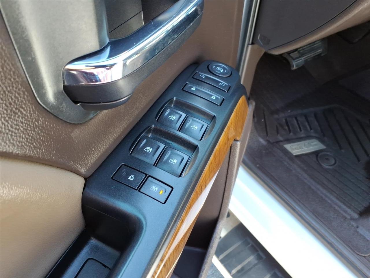 GMC Sierra 1500 4WD Crew Cab 143.5" SLE 2017
