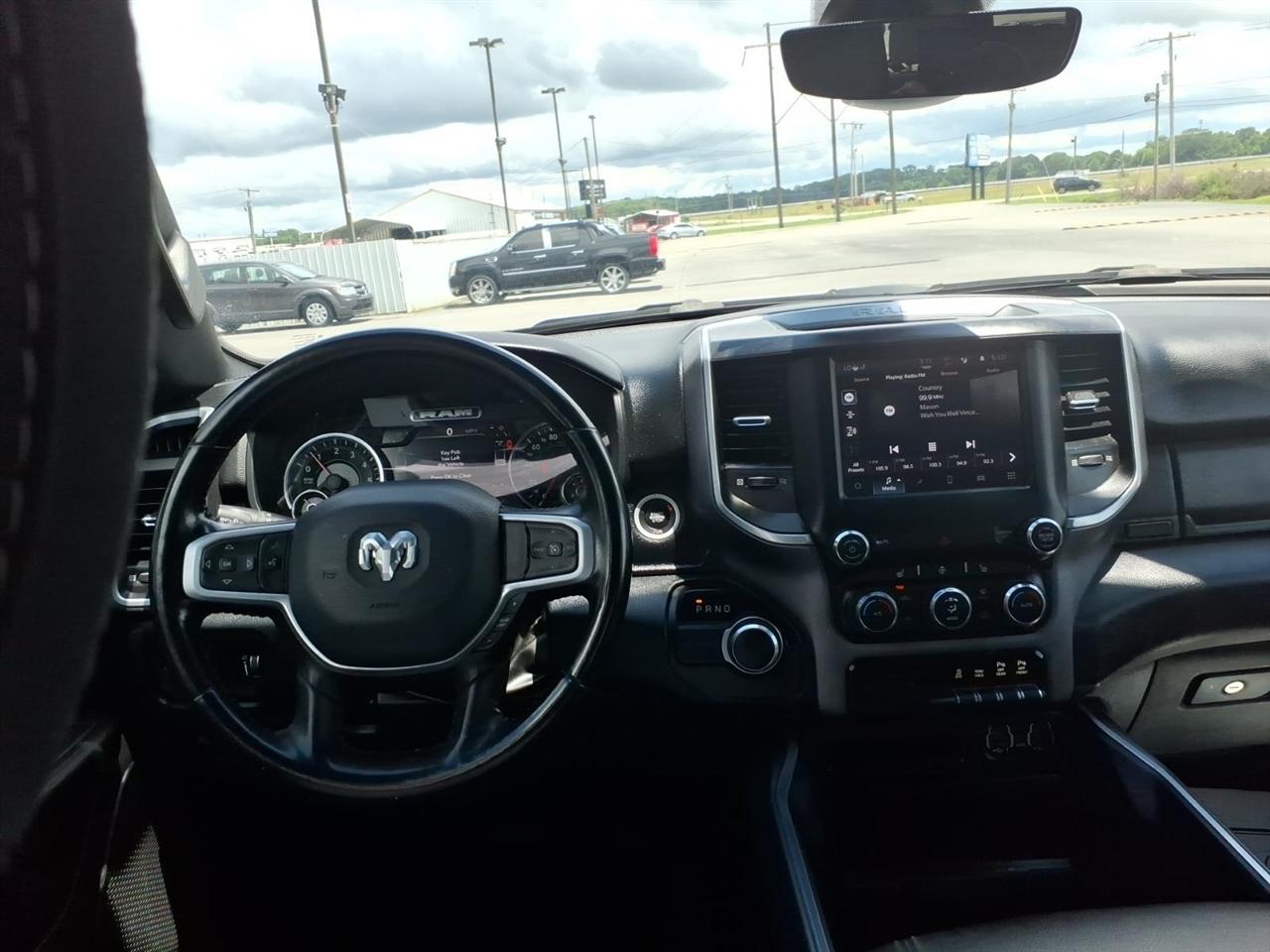 RAM 1500 Big Horn 4x2 Quad Cab 6'4" Box 2022