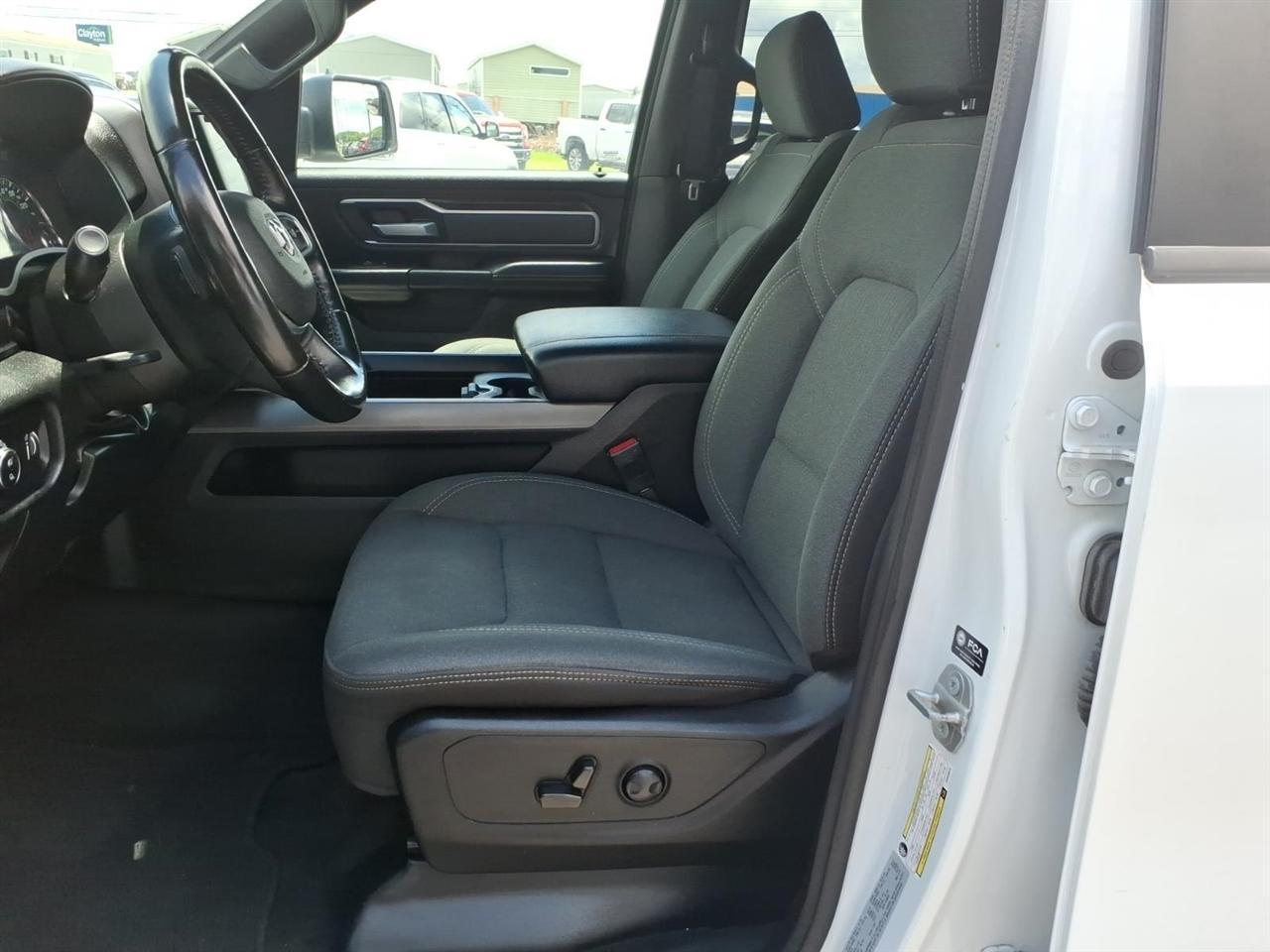 RAM 1500 Big Horn 4x2 Quad Cab 6'4" Box 2022
