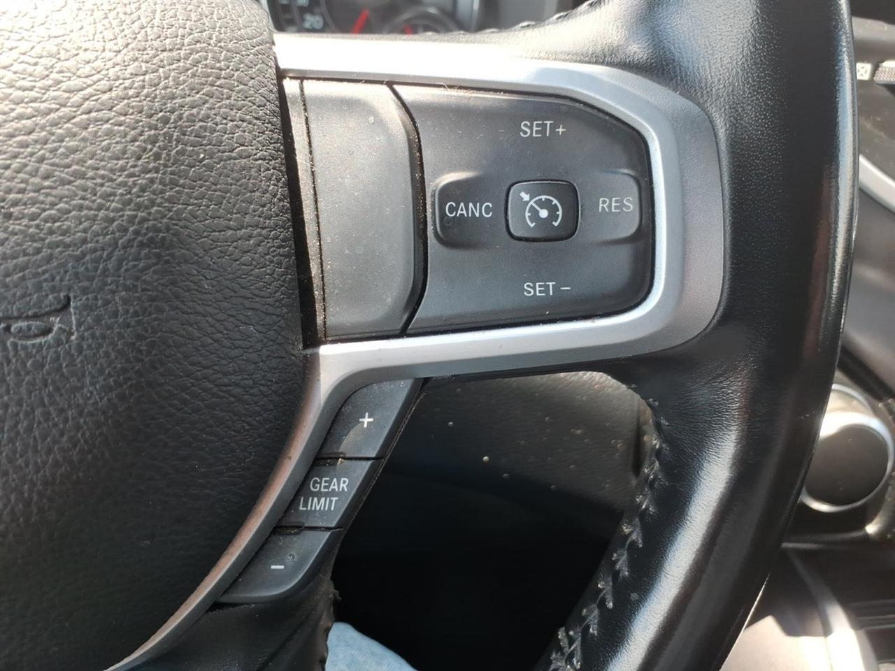 RAM 1500 Big Horn 4x2 Quad Cab 6'4" Box 2022