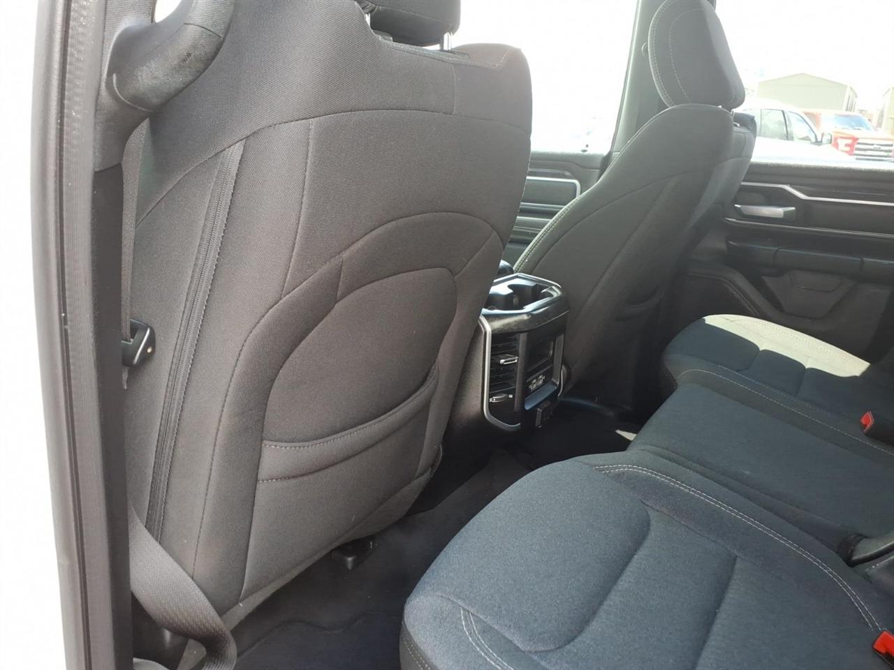 RAM 1500 Big Horn 4x2 Quad Cab 6'4" Box 2022