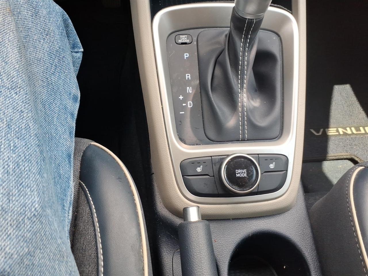 Hyundai Venue Denim IVT 2021
