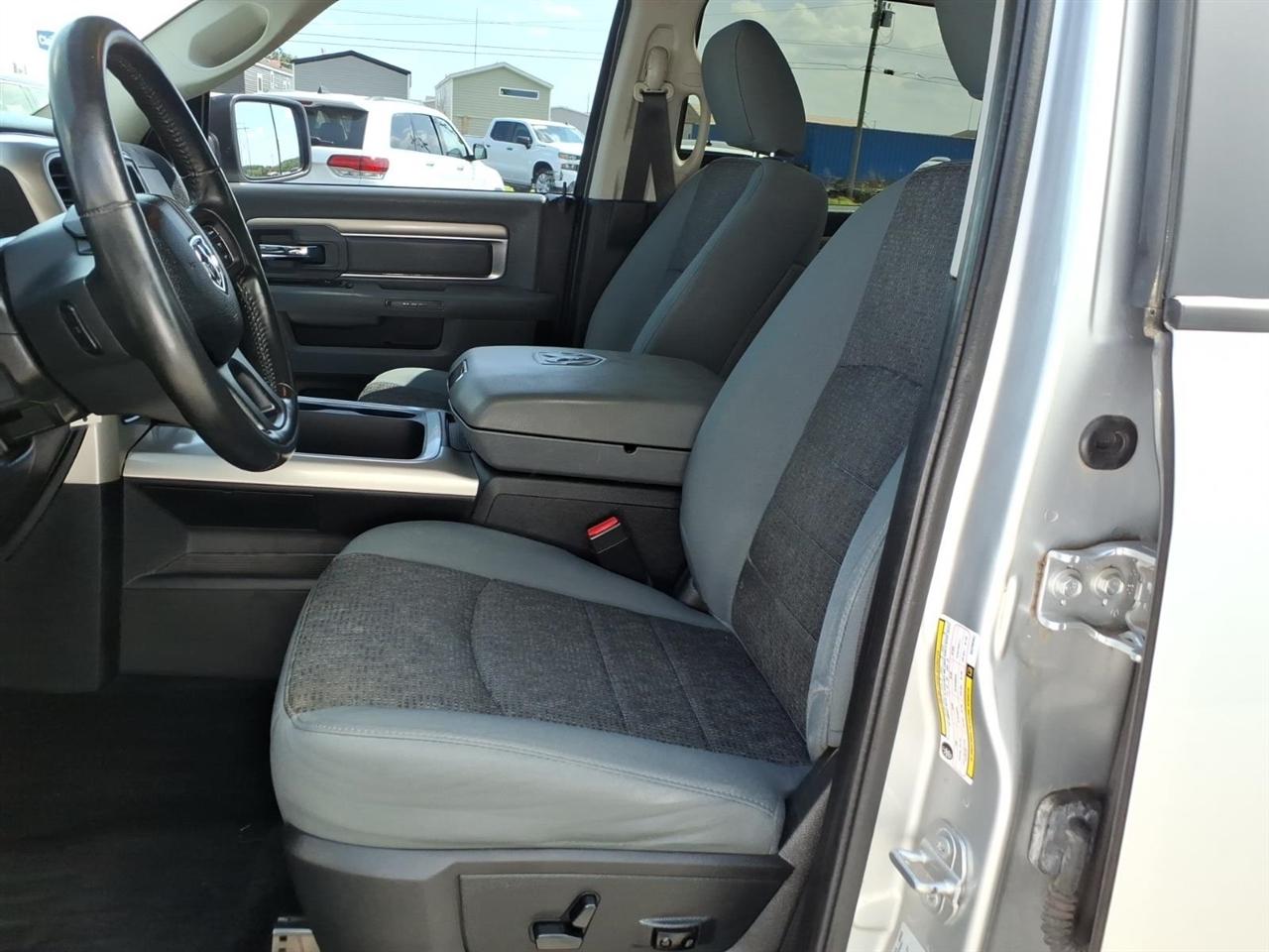 RAM 1500 2WD Crew Cab 140.5" Big Horn 2016