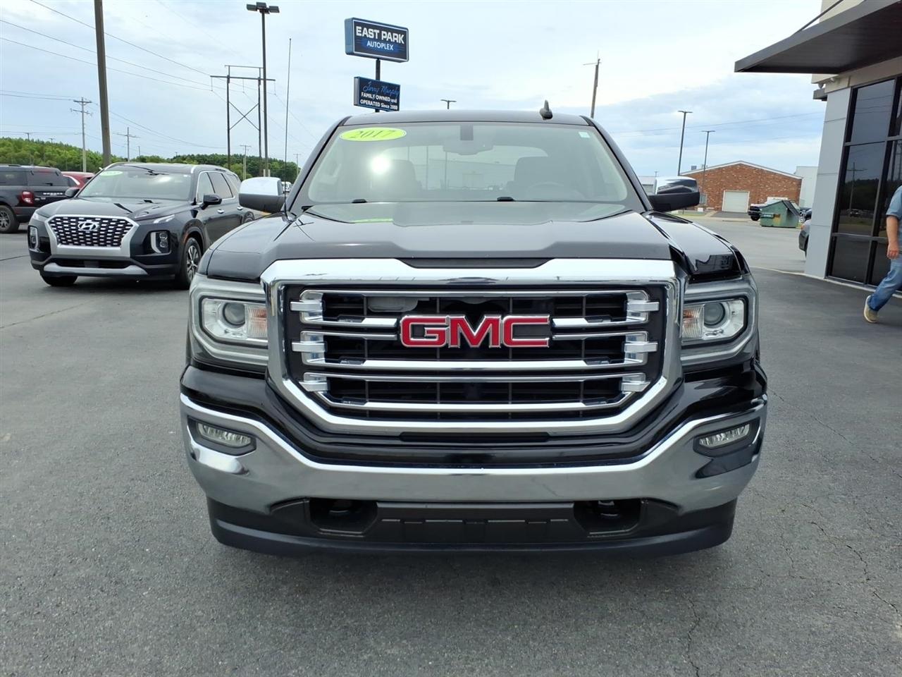 GMC Sierra 1500 4WD Crew Cab 143.5" SLT 2017
